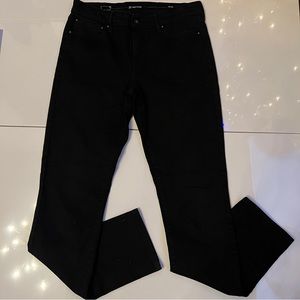 Levi’s womens jeans size 31 Demi curve mid rise size 10 black jeans